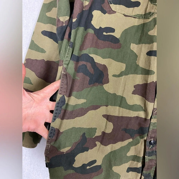 VANS ARLINGTON BUTTON DOWN SHIRT CAMO JACKET SZ  M - Picture 3 of 11